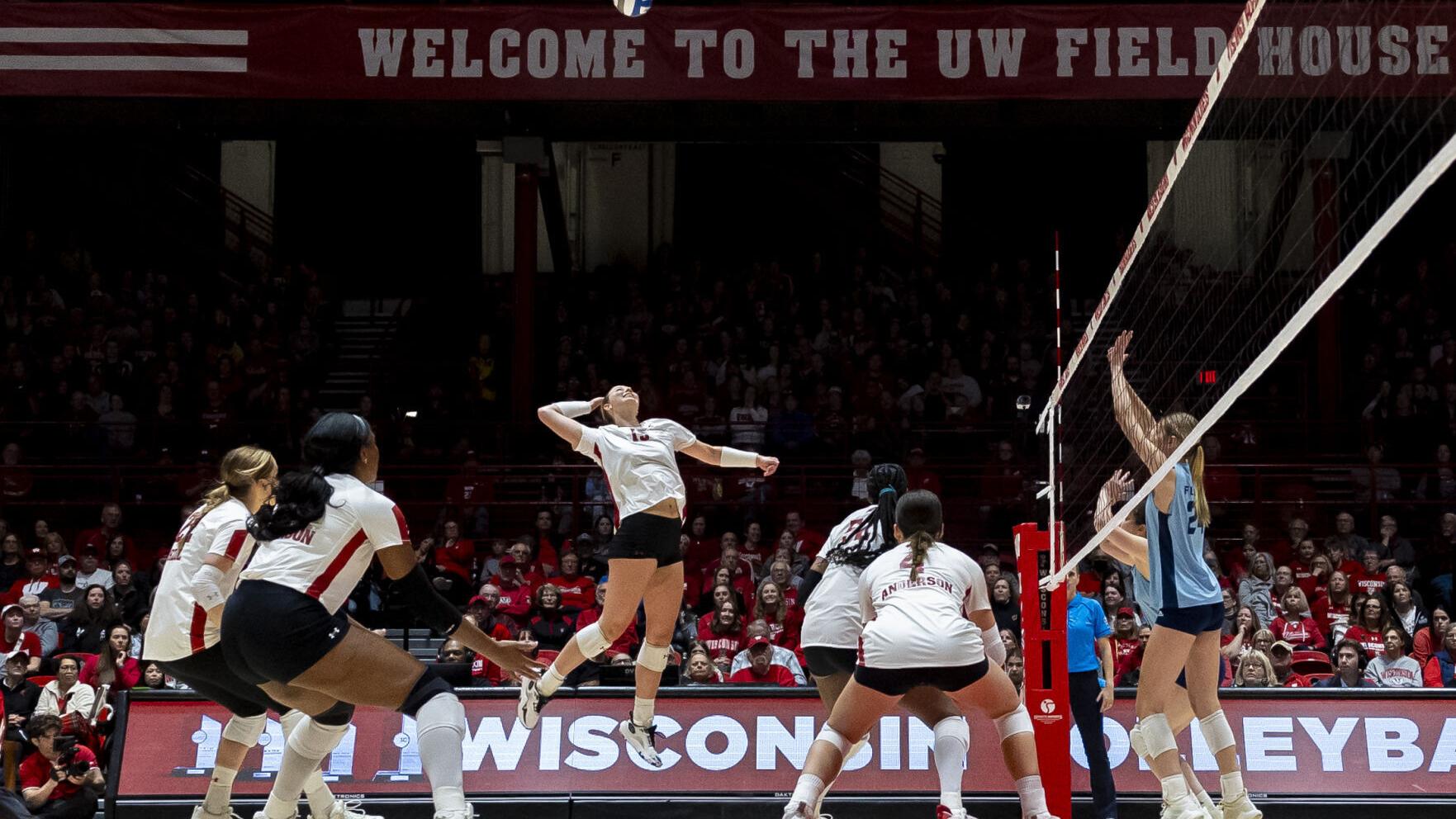 Wisconsin volleyball superstar updates timeline in returning from injury